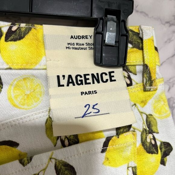 L’AGENCE AUDREY MID RISE SHORT IVORY/YELLOW LEMONS - Picture 12 of 13